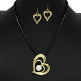 100331, HEART WITH PEARL NECKLACE