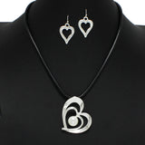 100331, HEART WITH PEARL NECKLACE