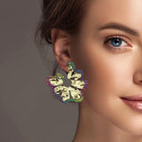 100442, FLOWER EDGE CRYSTAL RHINESTONE HAMMERED METAL EARRING