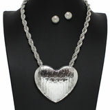 100700, HEART TEXTURED METAL NECKLACE