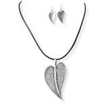 101347, HEART CHARM LEATHER CORD NECKLACE