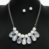 102422, CRYSTAL CHARM WITH PEARL NECKLACE