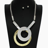 102423, HAMMERED METAL DOUBLE RING METAL NECKLACE