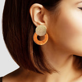 102663, ROUND CELLULOID ACETATE WITH RAFFIA ACCENT EARRING