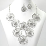 102818, DAISY FLOWER METAL STATEMENT NECKLACE