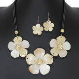 102869, FLOWER CELLULOID ACETATE NECKLACE