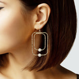 103036, GEOMETRIC HAMMERED METAL WITH PEARL ACCENT DANGLE EARRING