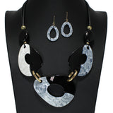 104736, SHELL LOOK GEOMETRIC ACETATE NECKLACE