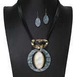 105102, GLITTER GEOMETRIC OVAL CELLULOID ACETATE NECKLACE