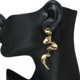 106112, SWIRL WAVY TEXTURED METAL EARRING