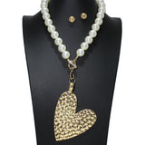 106457, HEART HAMMERED ACCENT WITH PEARL STRAND TOGGLE NECKLACE
