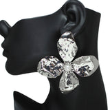 106590, BIG FLOWER PEARL ACCENT WITH HAMMERED METAL POST EARRING