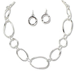 108867, CUTOUT GEOMETRIC METAL TOGGLE NECKLACE