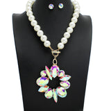 109099, MULTI SHAPE RHINESTONE ACCENT PEARL STRAND NECKLACE
