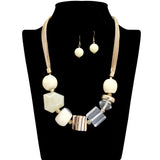 109170, GEOMETRIC ACRYLIC RESIN BEADED STATEMENT NECKLACE