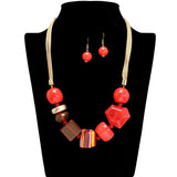 109170, GEOMETRIC ACRYLIC RESIN BEADED STATEMENT NECKLACE