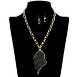 109457, BOLD LEAF ACRYLIC PENDANT CHAIN NECKLACE
