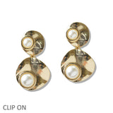 109975, PEARL ACCENT HAMMERED GEOMETRIC DANGLE CLIP ON EARRING