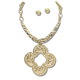 111144, HAMMERED CLOVER STATEMENT NECKLACE wholesale fashion jewelry - GOOD FEELINGS, INC