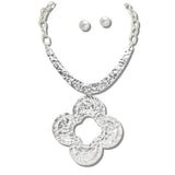 111144, HAMMERED CLOVER STATEMENT NECKLACE wholesale fashion jewelry - GOOD FEELINGS, INC