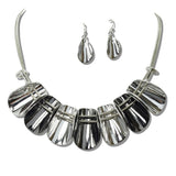 111170, METALLIC SHIELD STATEMENT NECKLACE wholesale fashion jewelry - GOOD FEELINGS, INC