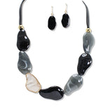 112977, MARBLED RESIN PEBBLE STATEMENT NECKLACE