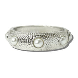 113100, HAMMERED PEARL ACCENT HINGED BANGLE BRACELET