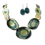 113680, RESIN OVAL BIB STATEMENT NECKLACE
