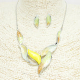 80957, PAINTED ACCENT LEAF LOOK NECKLACE