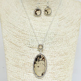 83422, OVAL TAILORED W/ HAMMERED NECKLACE