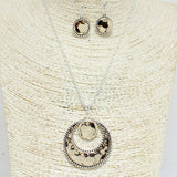 83423, ROUND TAILORED W/ HAMMERED NECKLACE