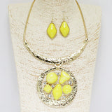 90274, GEOMETRIC CELLULOID ACETATE ACCENT ROUND NECKLACE