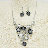 91829, FLOWER ACCENT STATEMENT NECKLACE