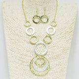 91837, HAMMERED GEOMETRIC ROUND METAL NECKLACE