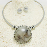 93548, ROUND CELLULOID ACETATE ACCENT CHOKER NECKLACE