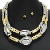 96940, GEOMETRIC WITH HAMMERED TUBE METAL NECKLACE