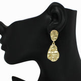 98119, GOLD DIPPED, HAMMERED GEOMETRIC METAL EARRING