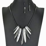98495, GEOMETRIC HAMMERED METAL SLIDE NECKLACE