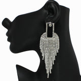 99053, CRYSTAL RHINESTONE DANGLE EARRING