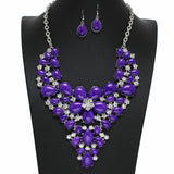 99809, FLOWER ACCENT TURQUOISE STONE STATEMENT NECKLACE
