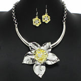 99821, FLOWER CRYSTAL RHINESTONE ACCENT NECKLACE