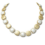 TFN00072MGCRM_BE 9 · Faceted Stone And Pearl Hammered Square Necklace – Mat Gold/Cream