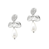 107331, PEARL ACCENT TEXTURED METAL FLOWER EARRING