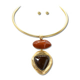 Gold Tone Resin Pendant Collar Necklace Set – Gold/Brown · YNE5656GBN_AJ _DSC9299