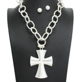 107752, CHUNKY CROSS PENDANT NECKLACE