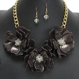 107144, FLOWER ACRYLIC STATEMENT NECKLACE