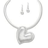 108403, HEART METAL STATEMENT NECKLACE