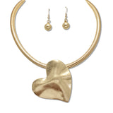 108402, HAMMERED HEART METAL STATEMENT NECKLACE