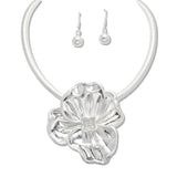 108401, FLOWER METAL STATEMENT NECKLACE